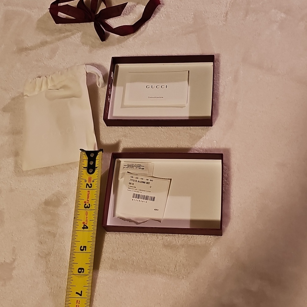 Gucci Deep Burgundy Gift Set with White Logo - Picture 3 of 3